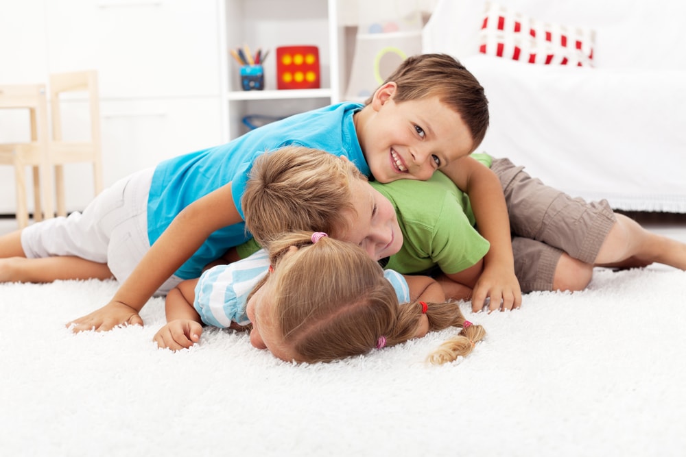 The children of the middle? More inclined to cooperate and get along with others