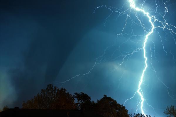 Electrometeoros: What are, types and examples - thunder