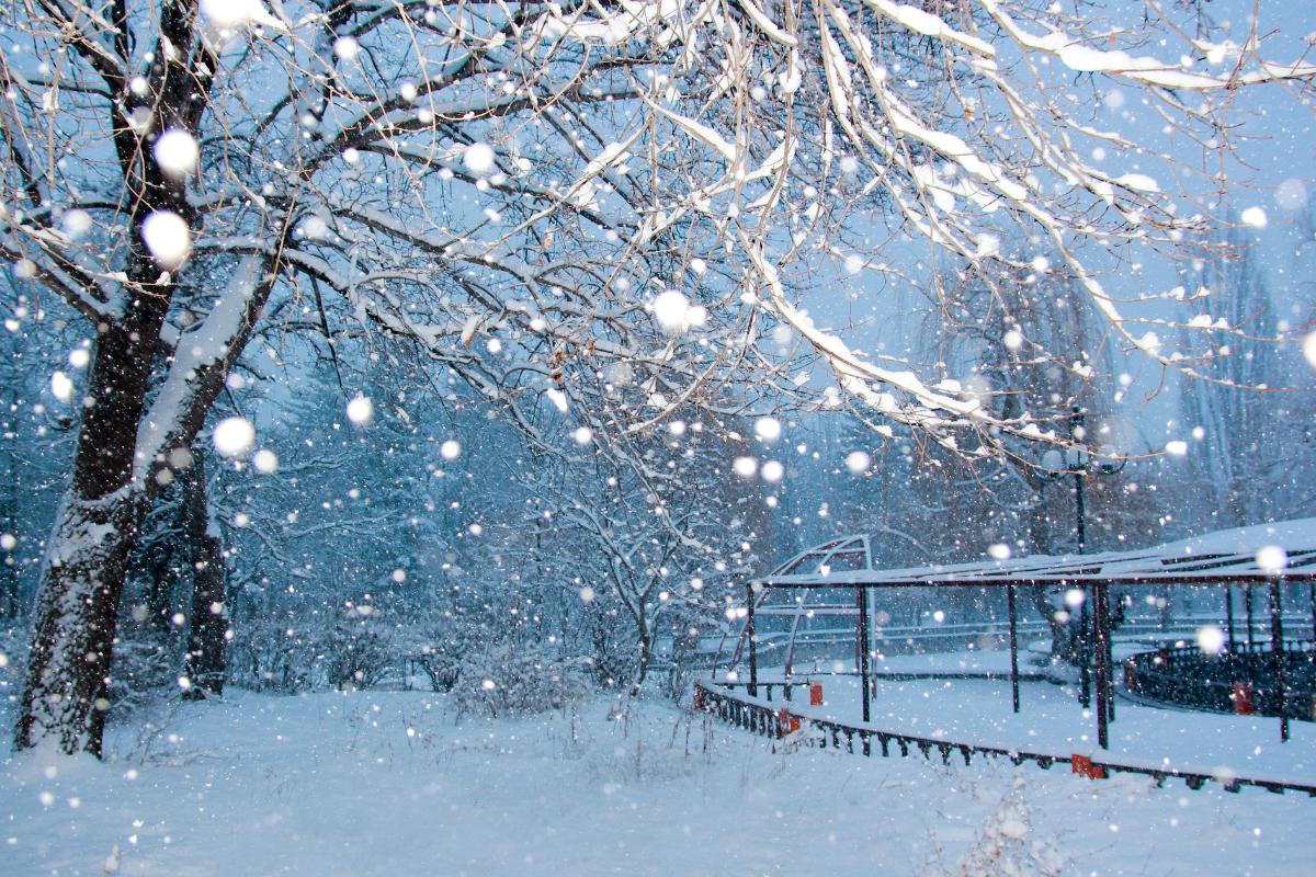 Snow Pushes Into Central Appalachians Overnight Into Early Sunday