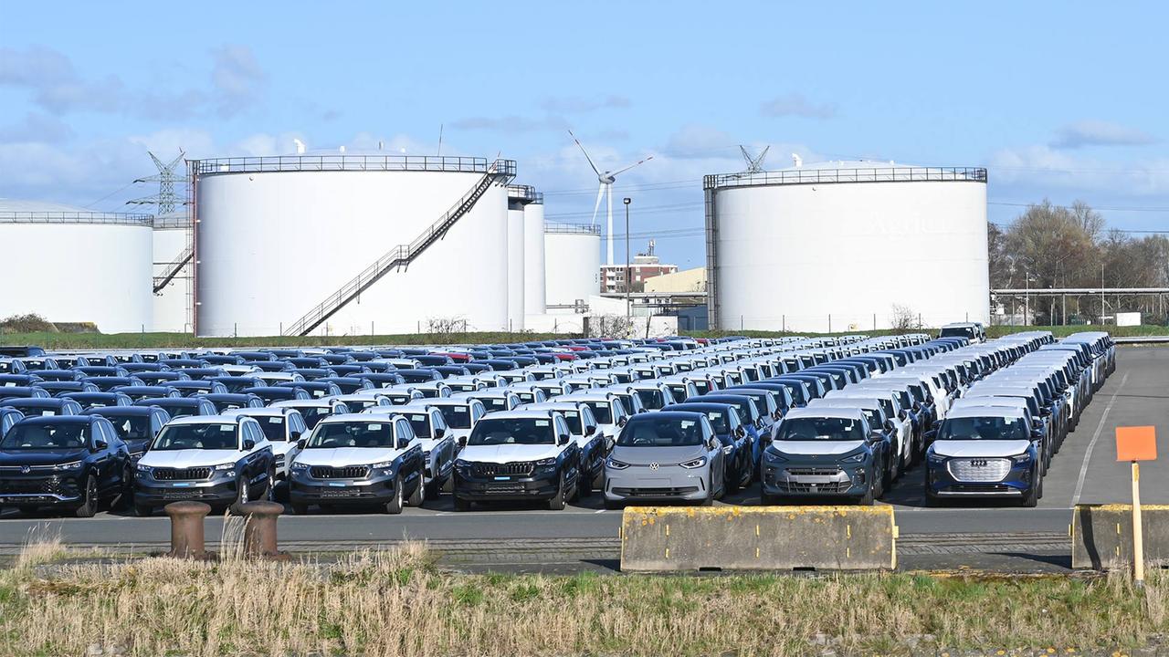 How car manufacturers react to Trump's tariffs