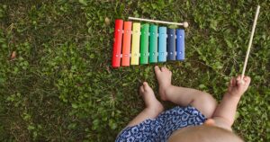 Montessori et Suzuki : l’éducation passe par la musique et l’environnement