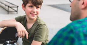 Adolescence : pas seulement des conflits entre parents et enfants