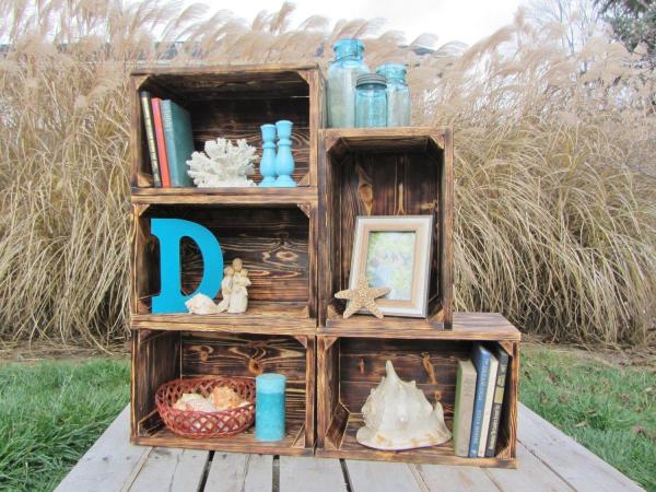 Décorez votre maison avec des boîtes recyclées - Étagères modernes