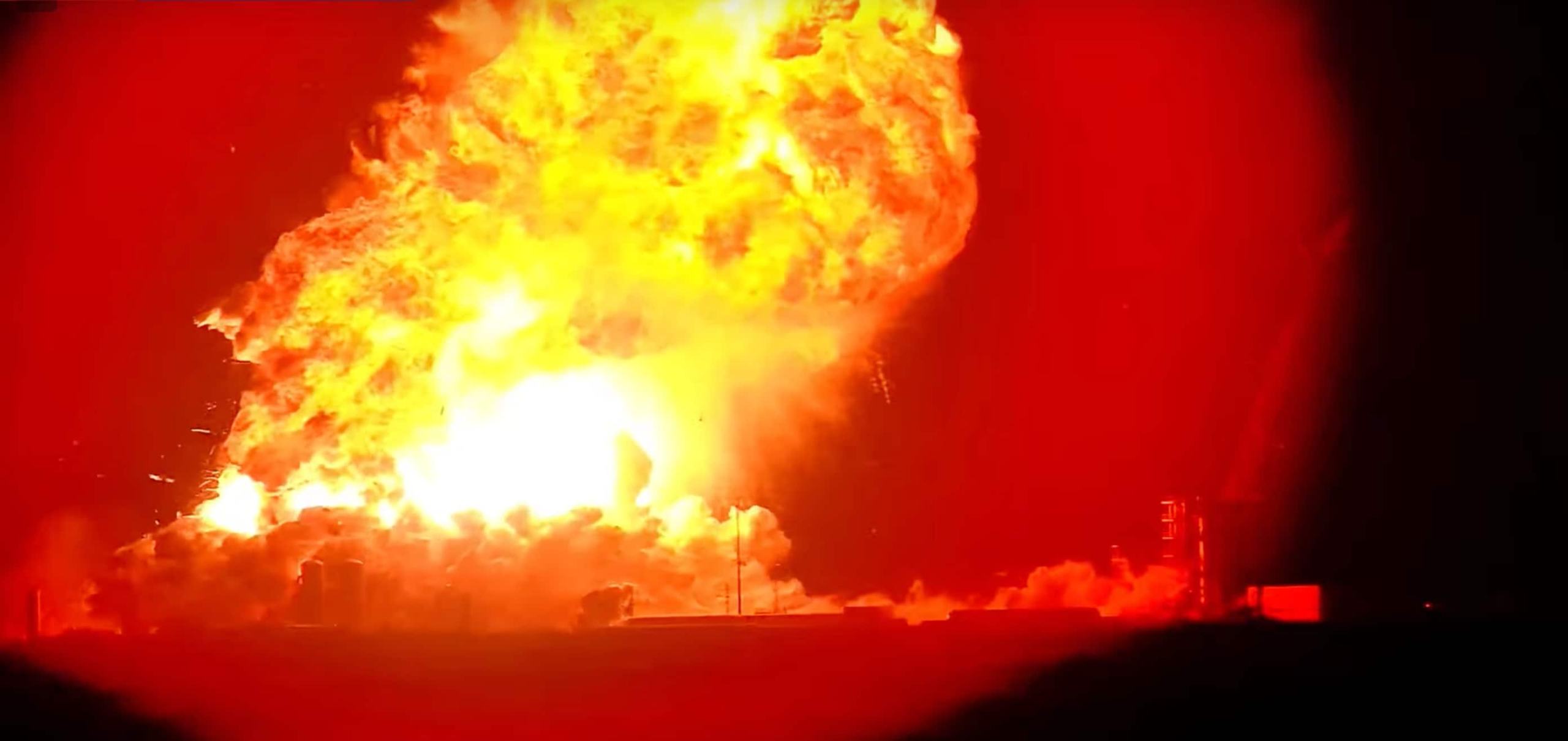 Starship 36 by Spacex explodes during a test: damage to the base, no injuries