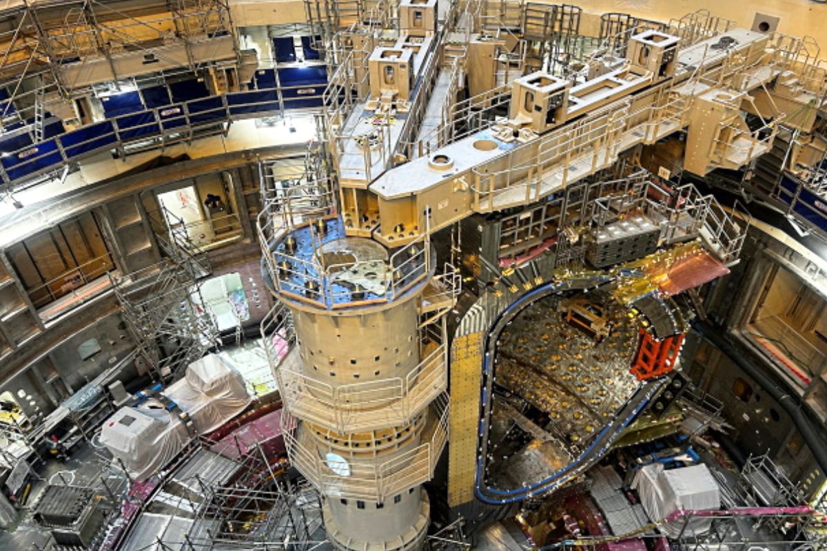 La Francia inizia il più grande assemblaggio al mondo di un nucleo di un reattore a fusione