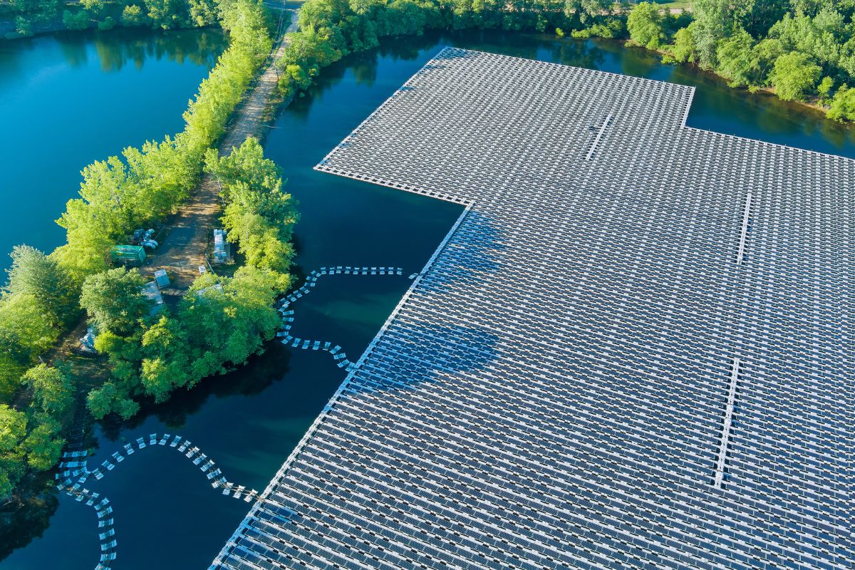 Unbelievable: Floating Solar Panels May Increase Greenhouse Gas Emissions!