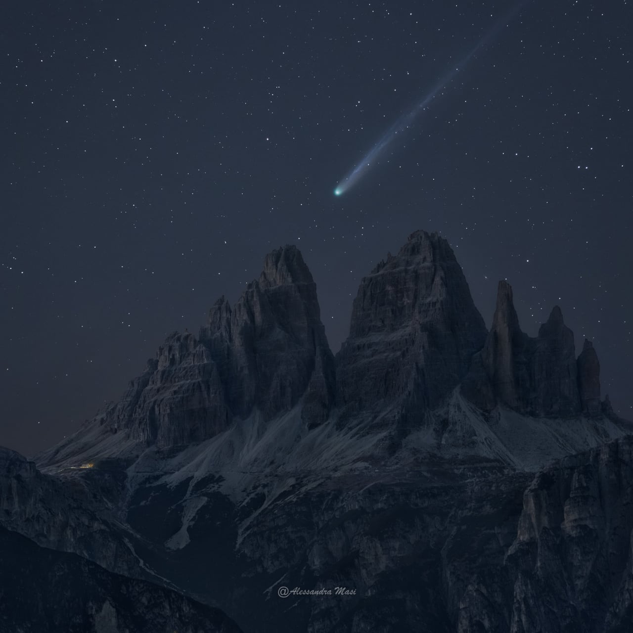 Comet Lemmon and Tre Cime di Lavaredo in an extraordinary photograph