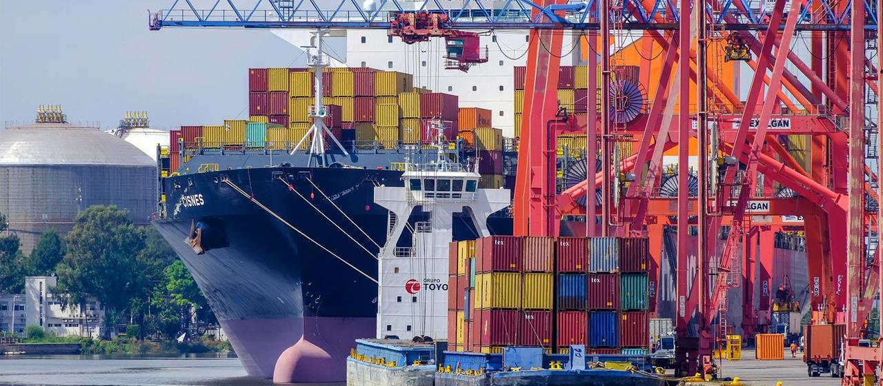 Container ship in the port of Buenos Aires, Argentina.