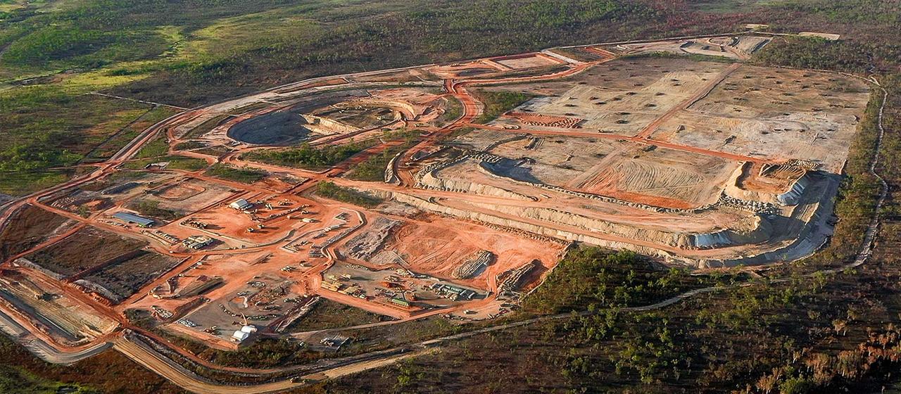   Vue aérienne de la mine de lithium Finniss de Core Lithium, Australie.