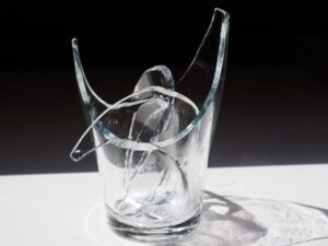 Dans quel récipient est-on jeté le verre ?