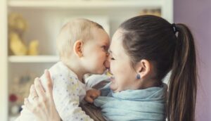 Enfants qui mordent : comment se comporter