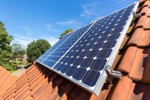 Que sont les panneaux solaires et comment fonctionnent-ils ?