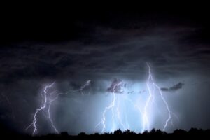 Tempête sèche: qu’est-ce que c’est, comment elle se forme et ses conséquences