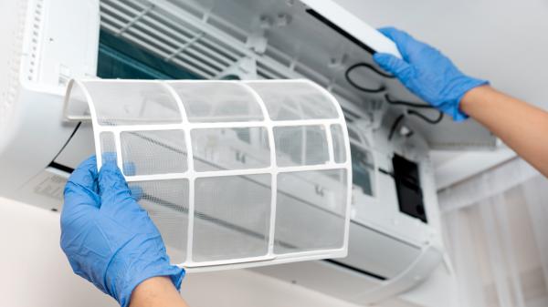 Daury Ramirez, air conditioning technician: “If you don't clean the filters, the air conditioning consumes more, the equipment lasts less and affects your health” - How often should you clean the air conditioning filters?