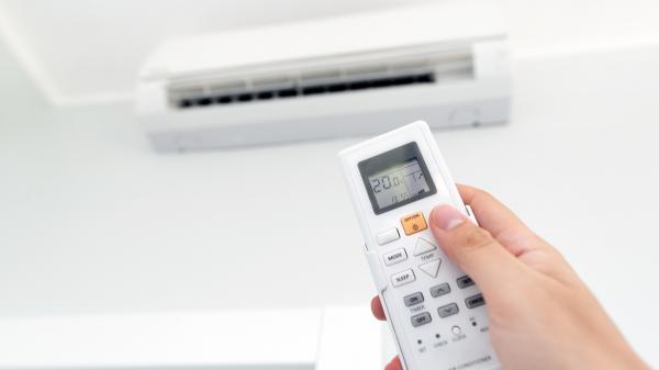 An air conditioning expert warns: “Not cleaning the air conditioning filters every 15 or 30 days in summer reduces its performance by half” - The “Dry” mode does not cool as you think: this is its true function
