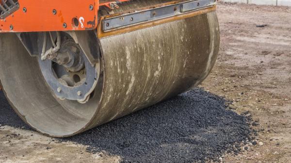 Barcelona will turn olive pits into roads: the new asphalt that promises to reduce CO₂ emissions by up to 76% - The big question: does it last the same as conventional asphalt?