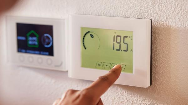 Jorge Morales, energy expert: “Every degree you lower the air conditioning increases the bill by 7%” - The energy impact of summer on homes