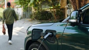 What cars can enter the low emissions zone?