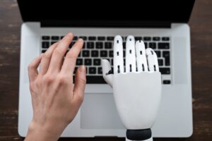 “ChatGPT effect”: scientists measured how much AI turns off memory (and critical thinking)