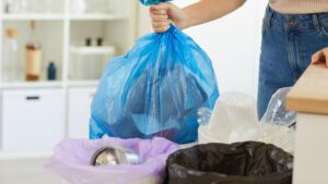 It’s official: the neighbor who causes bad odors or pollution can lose his home for up to 3 years in Spain