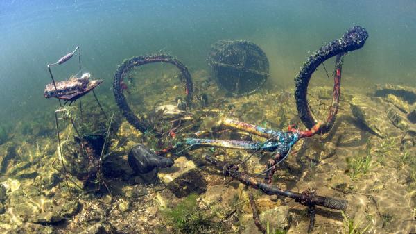 Marine biologists celebrate a historic advance: in Europe a robot already removes garbage from the ocean with AI - A problem hidden beneath the surface