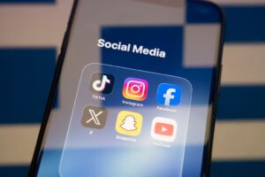 Stop social media under 13s and mini-accounts up to 15: what the EU KIDS Act is and how it works