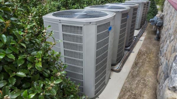 The air conditioning paradox: it cools your house, but it also contributes to global warming - Why air conditioning can make cities even hotter