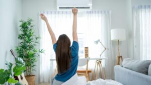 The phrase that dismantles one of the most repeated myths about air conditioning: “The problem is not leaving it on all night, but how you use it”