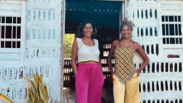 They collected 8,000 glass bottles over two years and ended up building a seven-room house - The bottles that ended up abandoned ended up forming the walls of the house