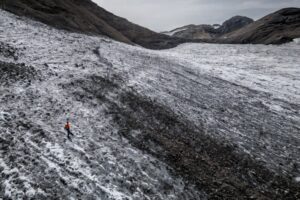 Swiss glaciers in decay: lost a fifth of their volume in 5 years. 2026 is a “catastrophic” year